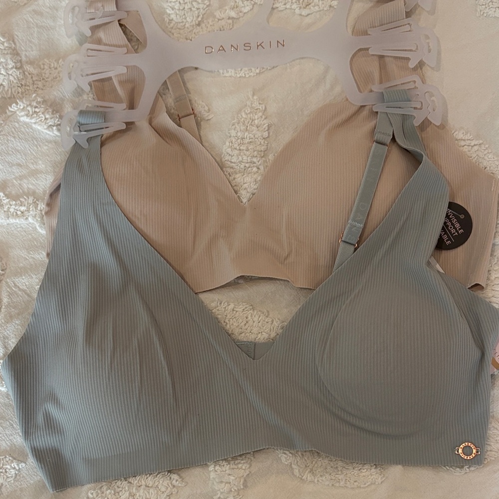 Danskin Seamless Ribbed Bralette in Sage and Nude 2 pack size Large new with tag